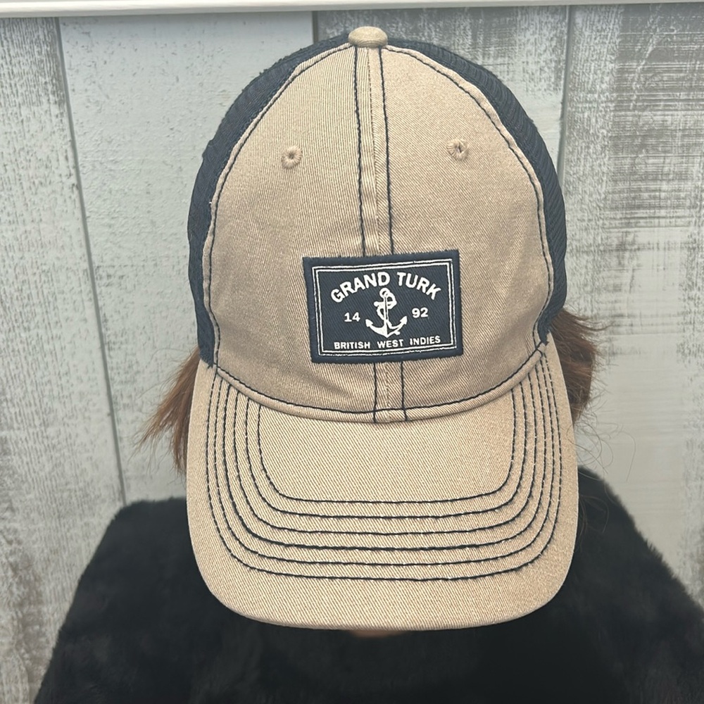 Men’s grand Turk baseball cap.